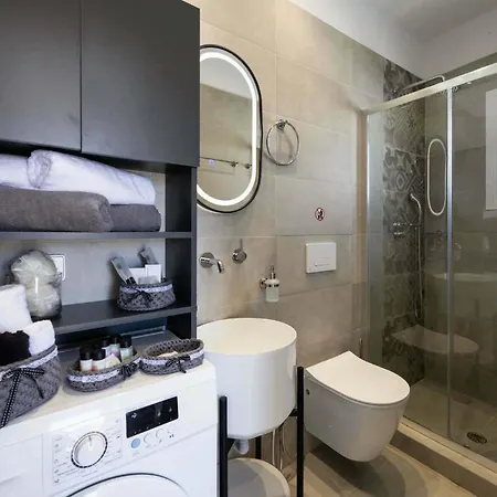 Apartman Mirsini's *
